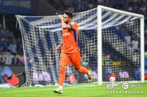 爱游戏中国体育-转折点上海申花复出首秀今夜广东宏远备战全明星赛，孟菲斯灰熊清晨队长鼓劲看傻球迷的简单介绍